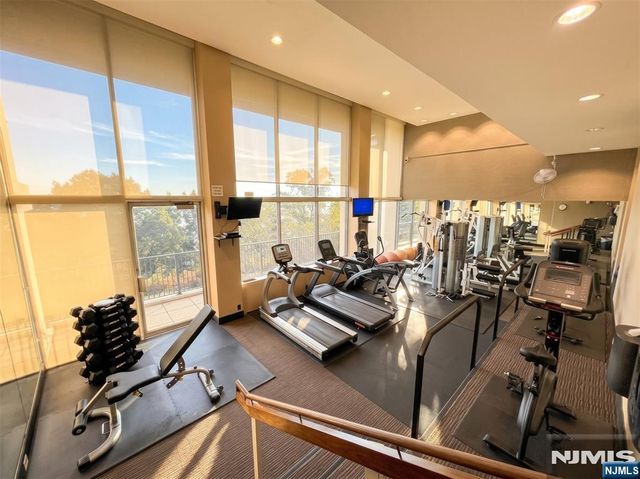 3 Horizon Road 819, Fort Lee, NJ 07024