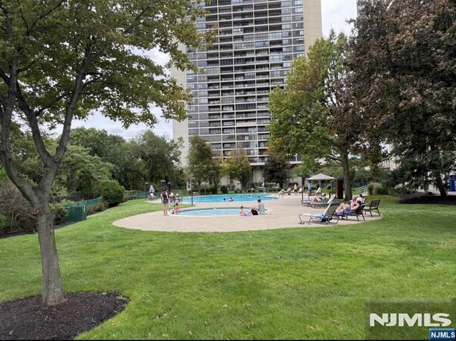 3 Horizon Road 819, Fort Lee, NJ 07024