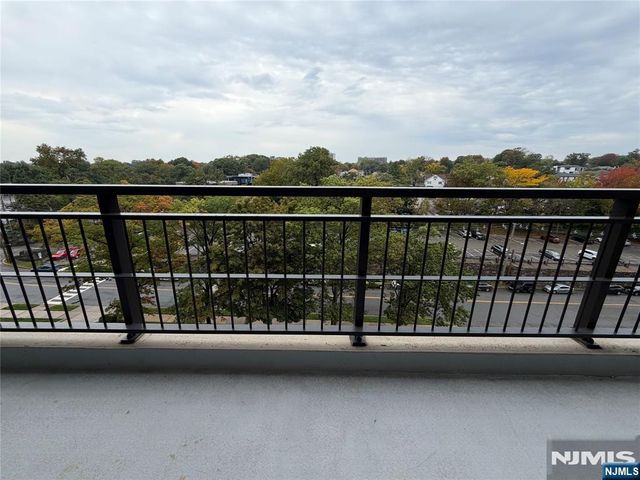 3 Horizon Road 819, Fort Lee, NJ 07024