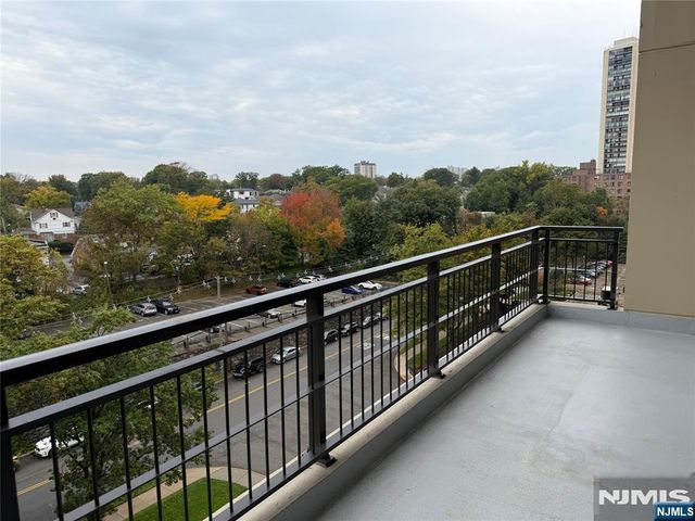 3 Horizon Road 819, Fort Lee, NJ 07024