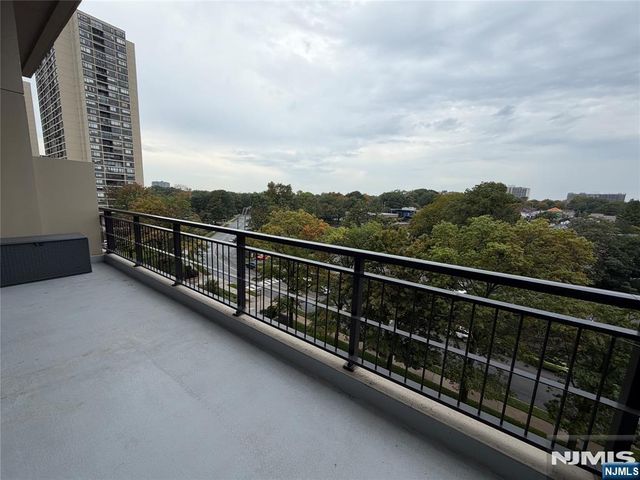 3 Horizon Road 819, Fort Lee, NJ 07024