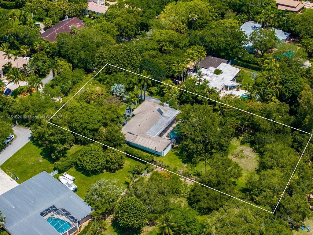 12365 SW 60th Ct, Pinecrest, FL 33156
