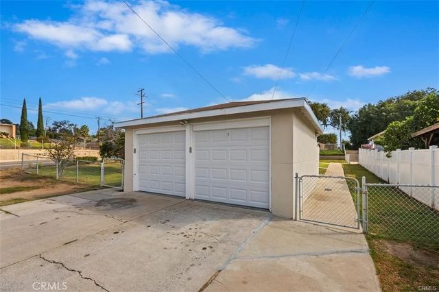 433 N Basque, Fullerton, CA 92833