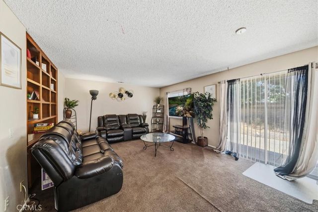 1855 E Avenue R2, Palmdale, CA 93550