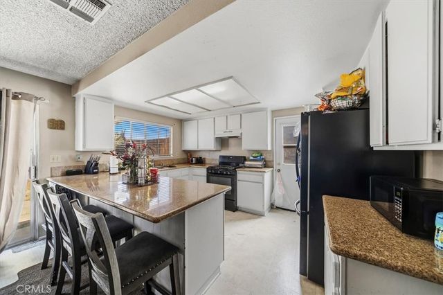 1855 E Avenue R2, Palmdale, CA 93550