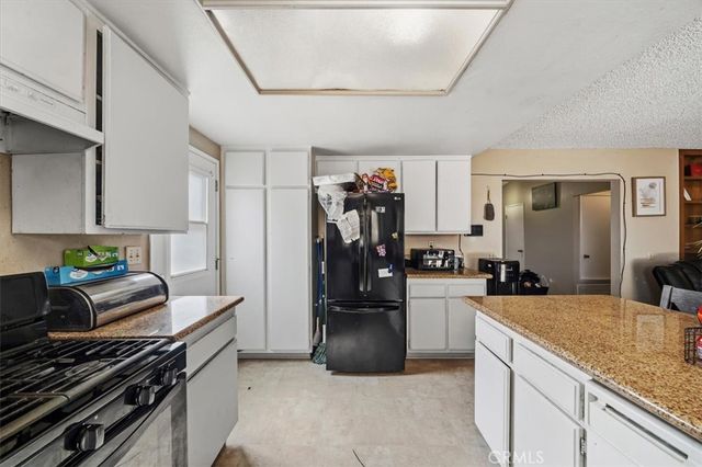 1855 E Avenue R2, Palmdale, CA 93550
