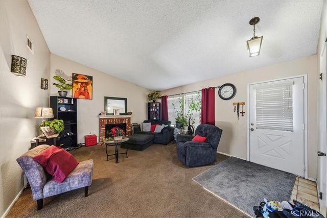 1855 E Avenue R2, Palmdale, CA 93550