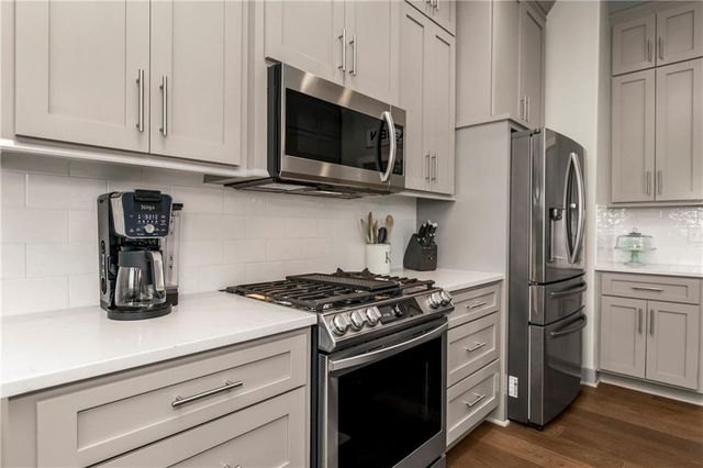 1811 NW Madi Court, Grain Valley, MO 64029