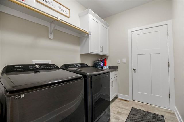 1811 NW Madi Court, Grain Valley, MO 64029