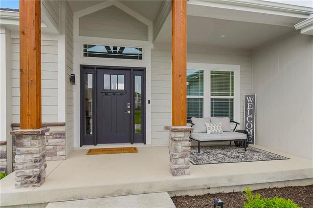 1811 NW Madi Court, Grain Valley, MO 64029
