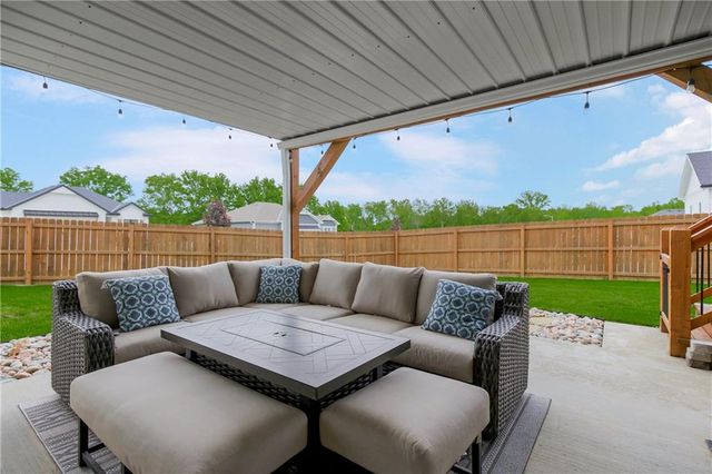 1811 NW Madi Court, Grain Valley, MO 64029