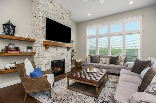 1811 NW Madi Court, Grain Valley, MO 64029