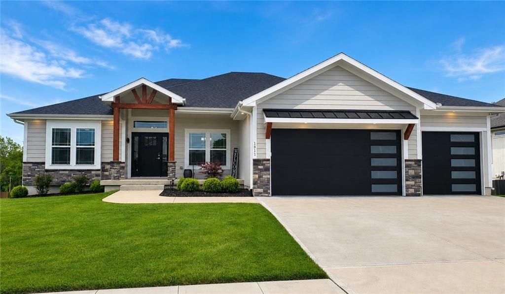 1811 NW Madi Court, Grain Valley, MO 64029