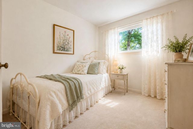 5405 LANHAM STATION RD, Lanham, MD 20706