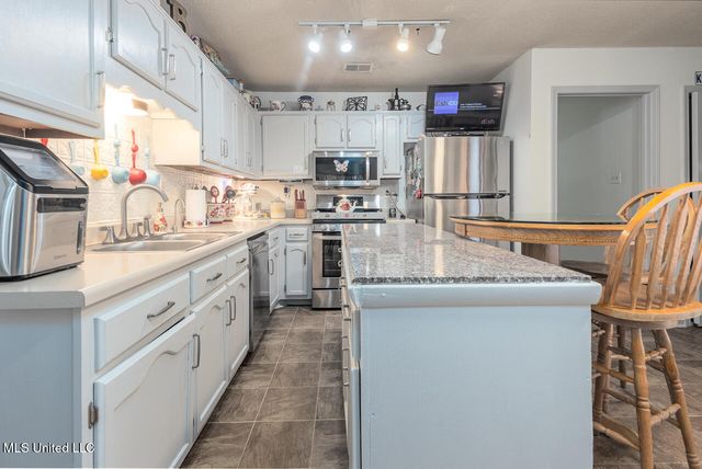 9218 Lakeside Drive, Olive Branch, MS 38654