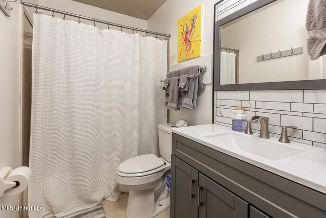 9218 Lakeside Drive, Olive Branch, MS 38654