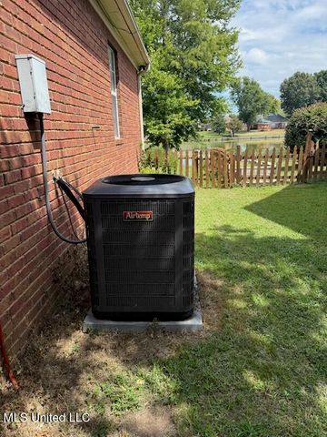 9218 Lakeside Drive, Olive Branch, MS 38654