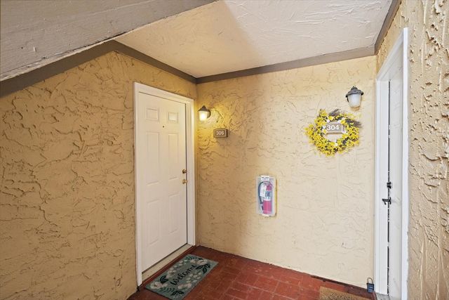 1927 TOUCAN WAY 306, Sarasota, FL 34232