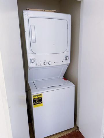 2121 El Paseo Street 1801, Houston, TX 77054