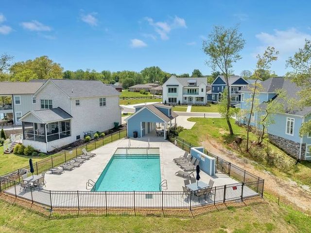 142 Barefoot Way, Winchester, TN 37398