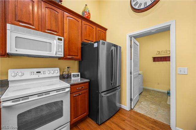 884 Lakeview Court, Kent, OH 44240