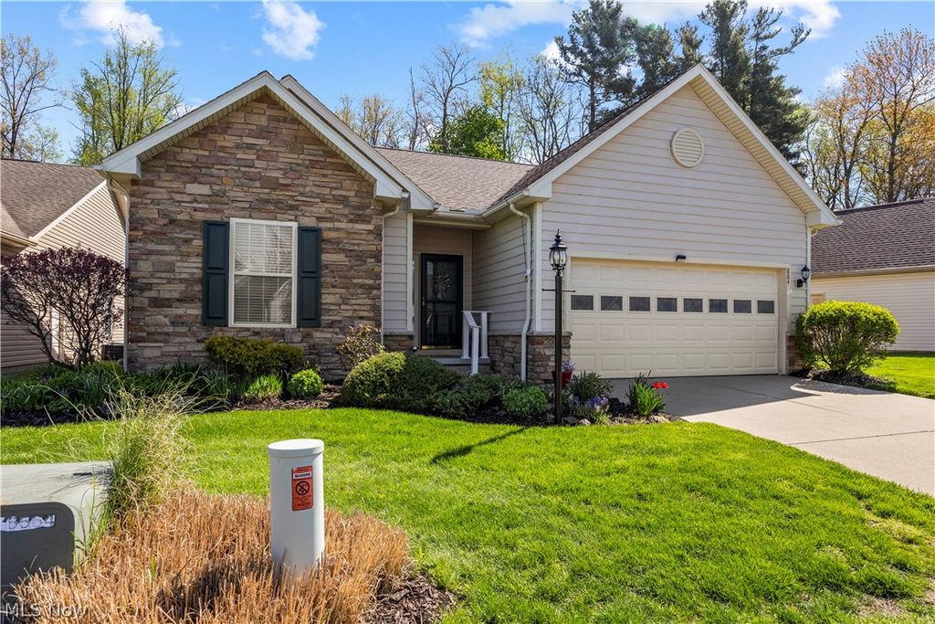 884 Lakeview Court, Kent, OH 44240