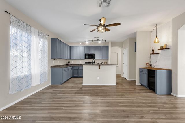 3323 W WHITE CANYON Road, San Tan Valley, AZ 85144