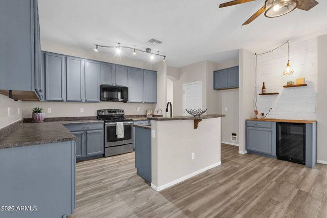 3323 W WHITE CANYON Road, San Tan Valley, AZ 85144