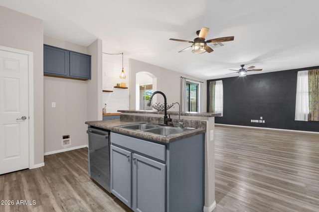 3323 W WHITE CANYON Road, San Tan Valley, AZ 85144