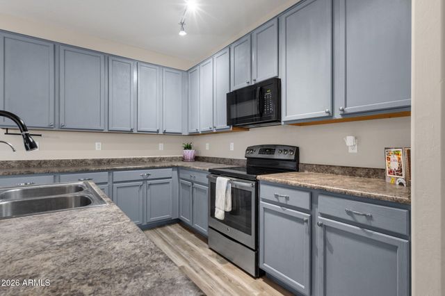 3323 W WHITE CANYON Road, San Tan Valley, AZ 85144