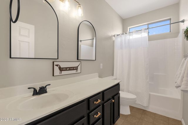 3323 W WHITE CANYON Road, San Tan Valley, AZ 85144