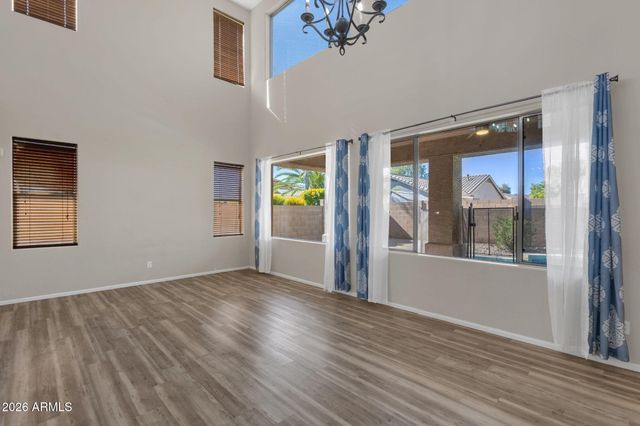 3323 W WHITE CANYON Road, San Tan Valley, AZ 85144