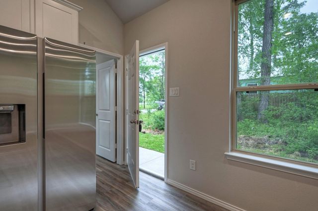 11604 Vistawood Street, Willis, TX 77318