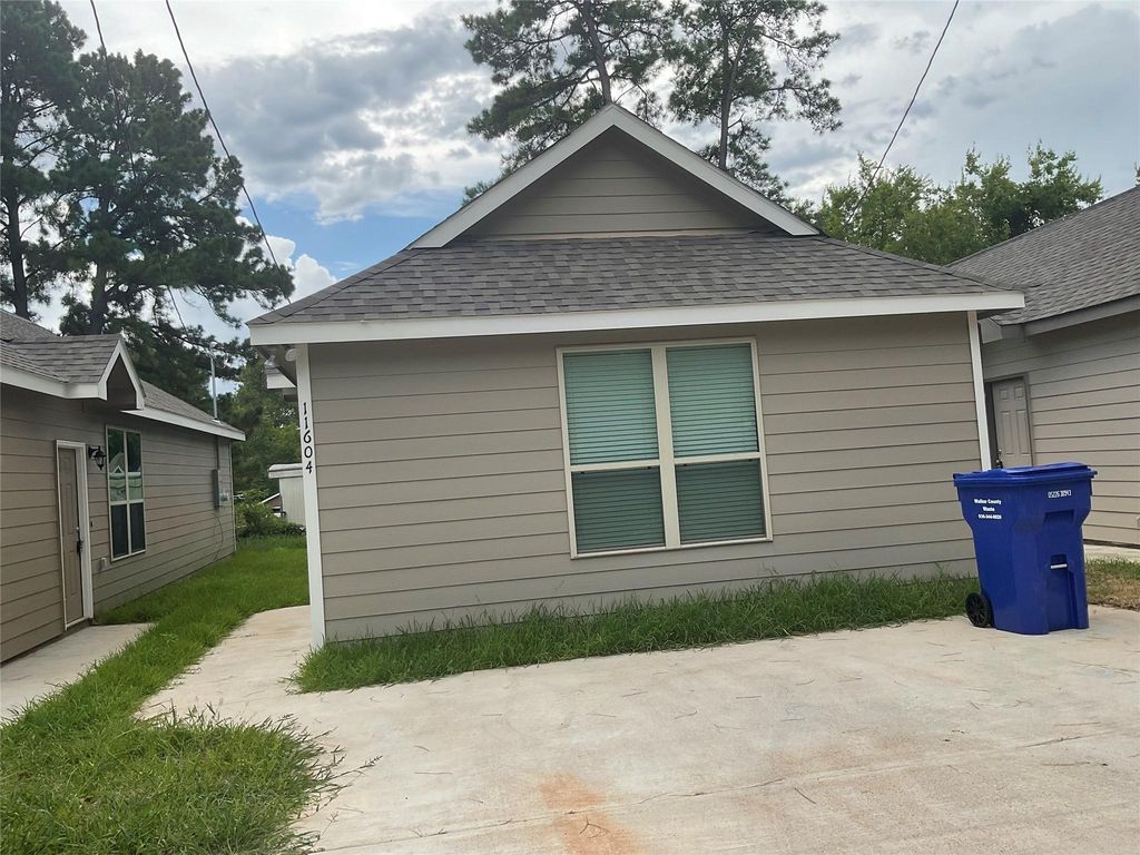 11604 Vistawood Street, Willis, TX 77318