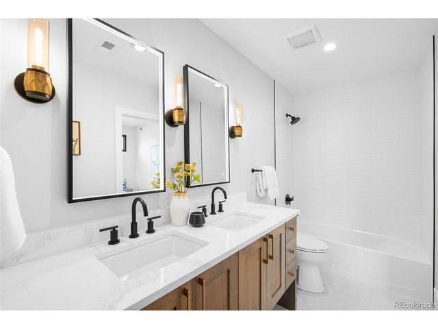 340 Jackson St, Denver, CO 80206