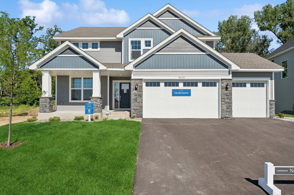 4024 Heath Avenue N, Oakdale, MN 55128