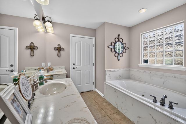 4108 Olympia Drive, Bryant, AR 72022