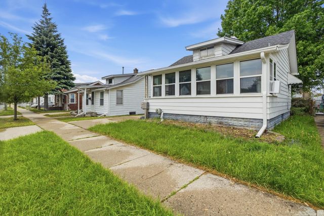 28041 Maple Street, Roseville, MI 48066