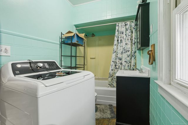 28041 Maple Street, Roseville, MI 48066