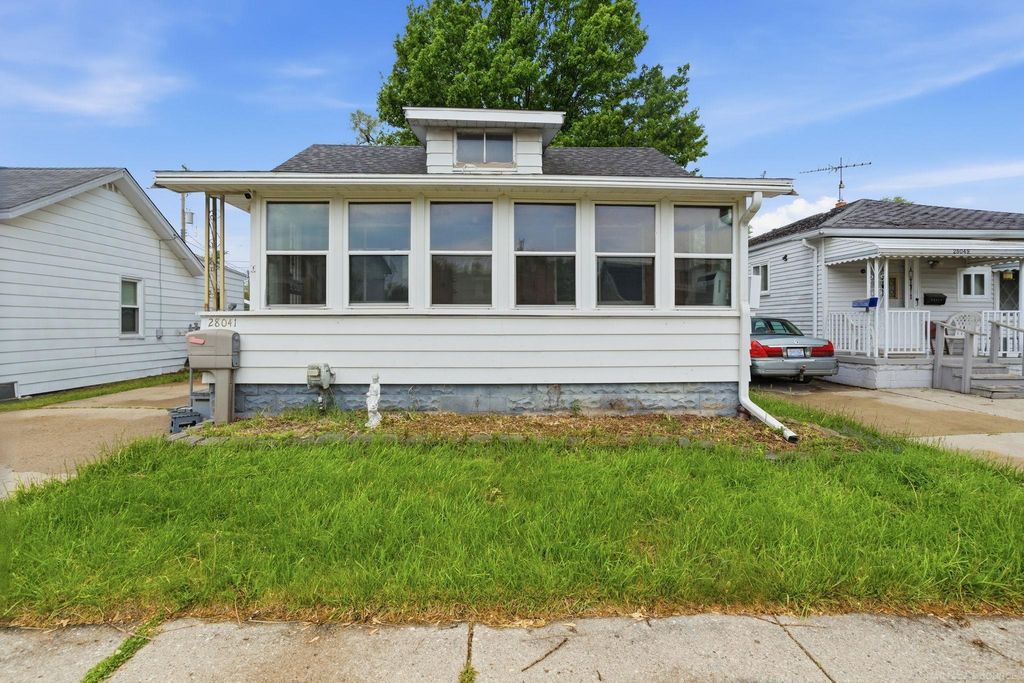 28041 Maple Street, Roseville, MI 48066