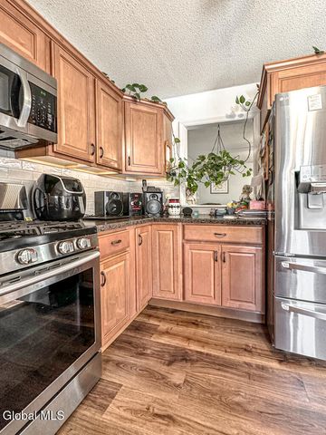 3 Fox Farm Road, Queensbury, NY 12804