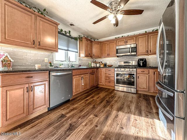 3 Fox Farm Road, Queensbury, NY 12804