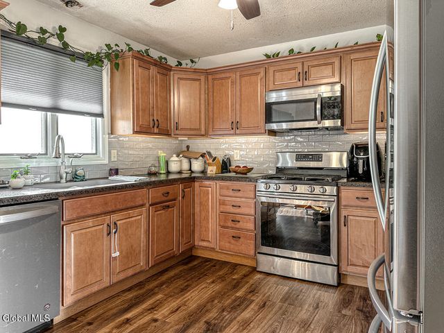 3 Fox Farm Road, Queensbury, NY 12804