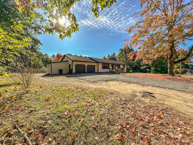 3 Fox Farm Road, Queensbury, NY 12804