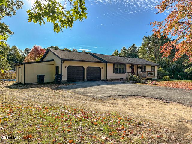 3 Fox Farm Road, Queensbury, NY 12804