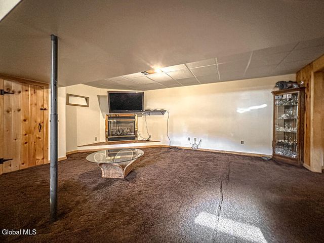 3 Fox Farm Road, Queensbury, NY 12804