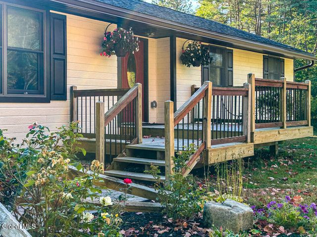 3 Fox Farm Road, Queensbury, NY 12804