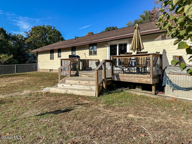 3 Fox Farm Road, Queensbury, NY 12804