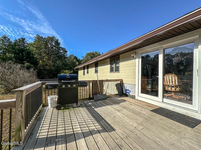 3 Fox Farm Road, Queensbury, NY 12804
