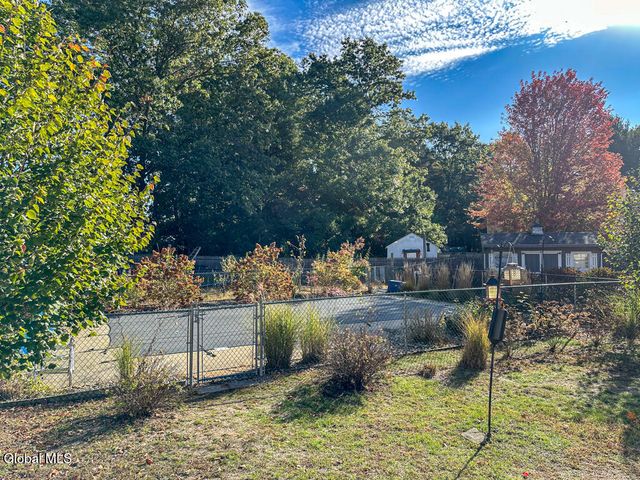 3 Fox Farm Road, Queensbury, NY 12804